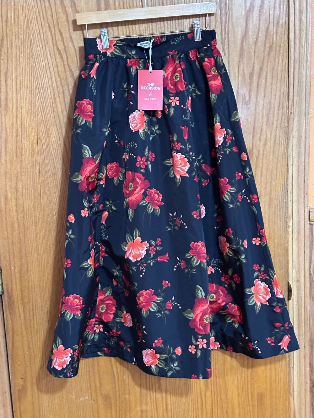 Old Navy NWT Black A-Line Midi Skirt with Red Floral Print Sz small